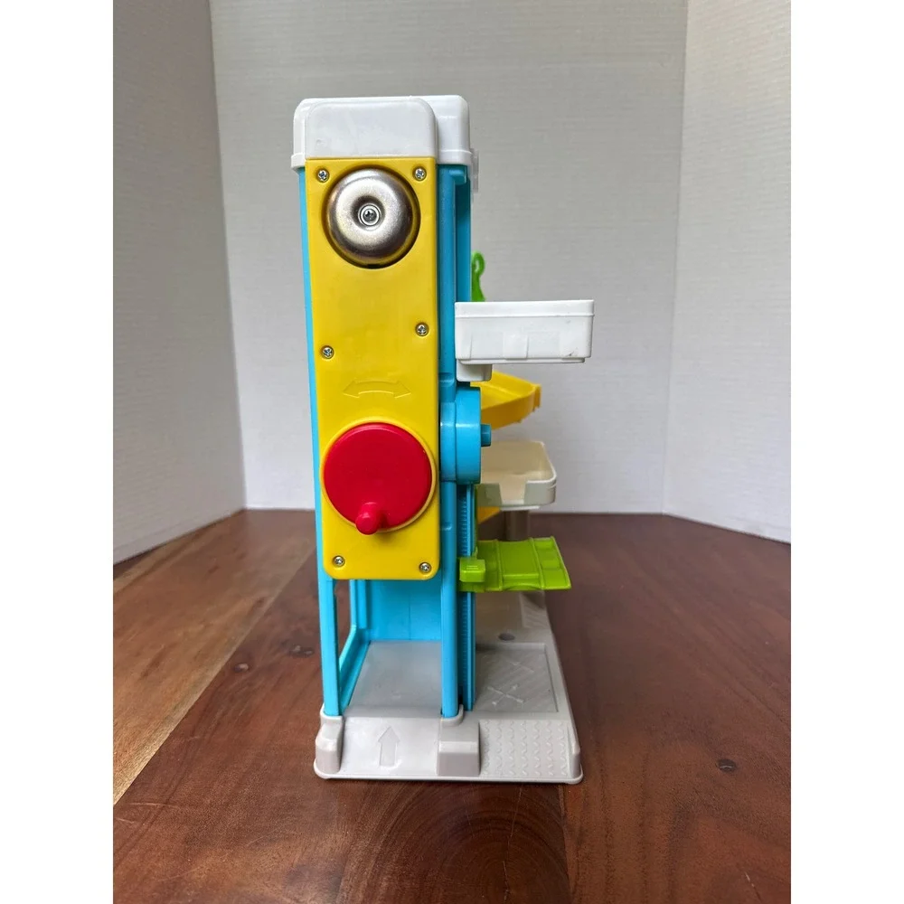 Fisher Price Little People Helpful Neighbors Garage Playset Blue Yellow GFT80
